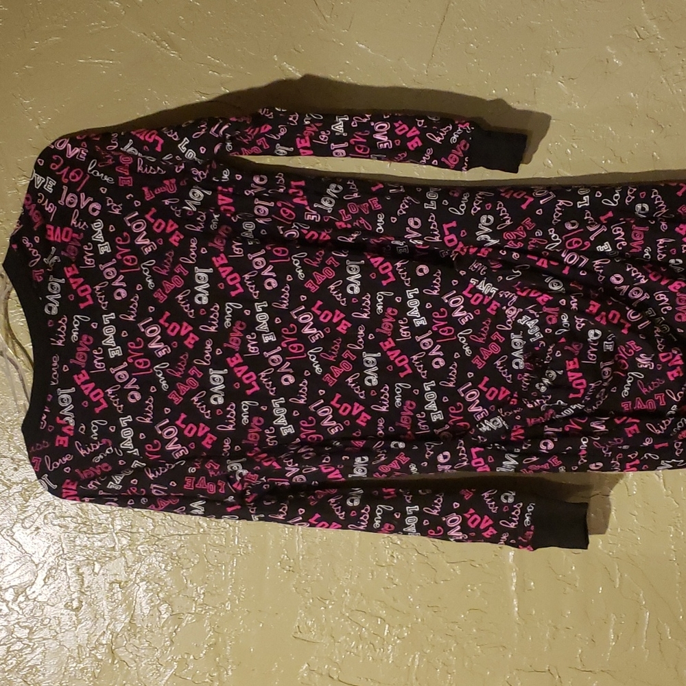 Valentines PJ'S ๐ - Picture 3 of 5